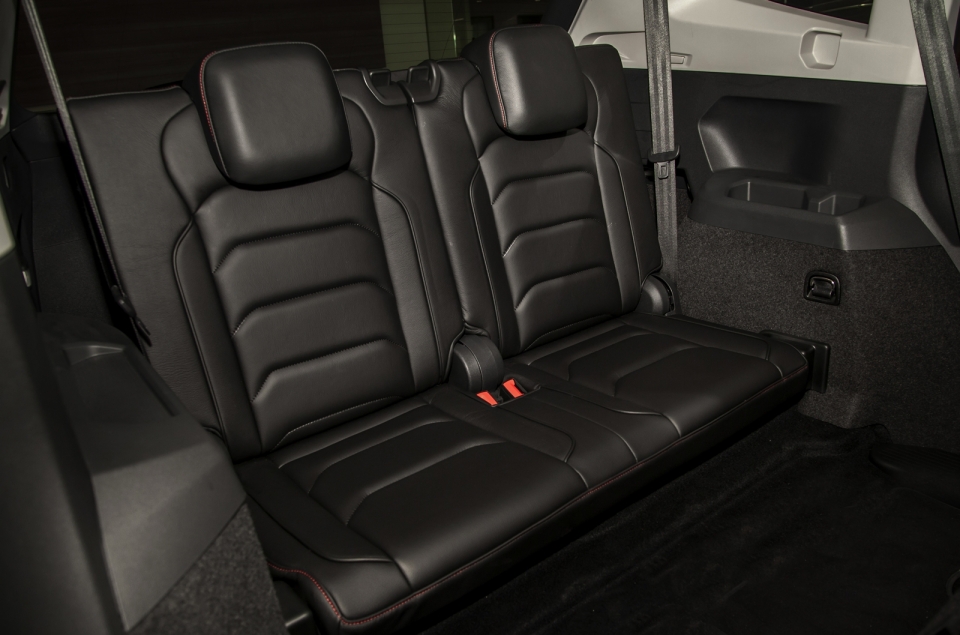 volkswagen tiguan allspace chinh thuc den tay khach hang