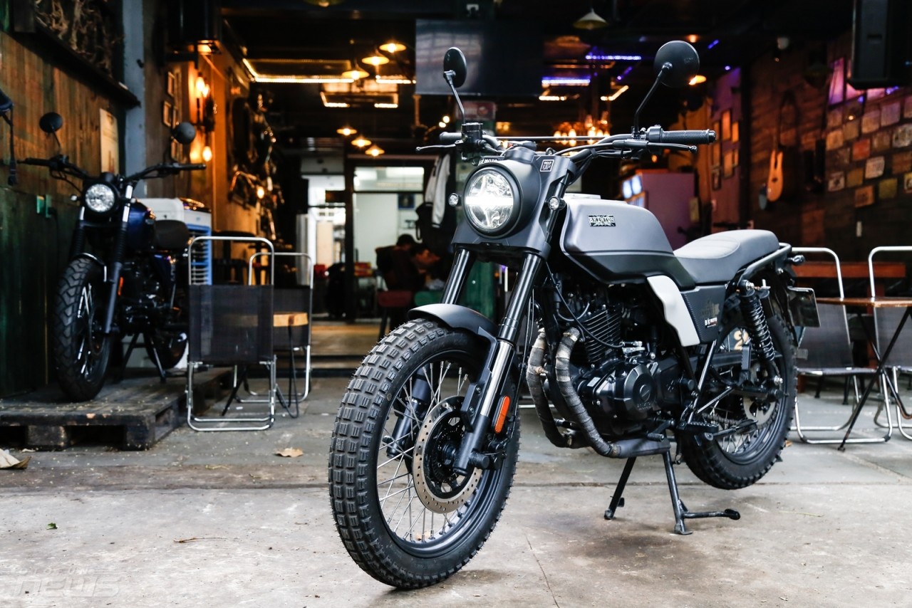 can canh moto co dien brixton glanville 250