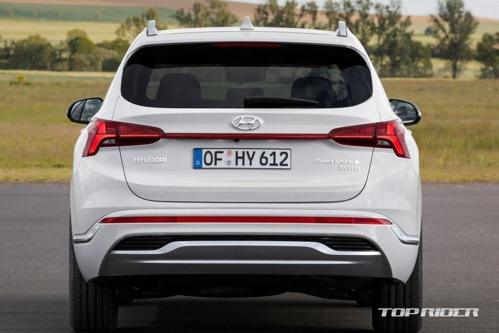 Hyundai Santa Fe phiên bản Hybrid 2022 có giá từ 721 triệu đồng