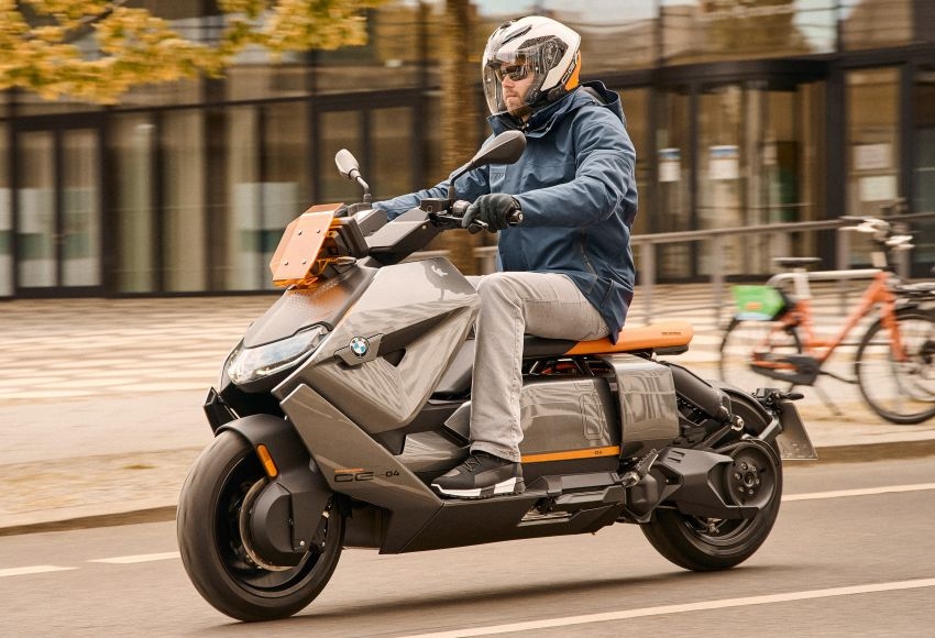 BMW Motorrad giới thiệu xe tay ga điện CE04 2021