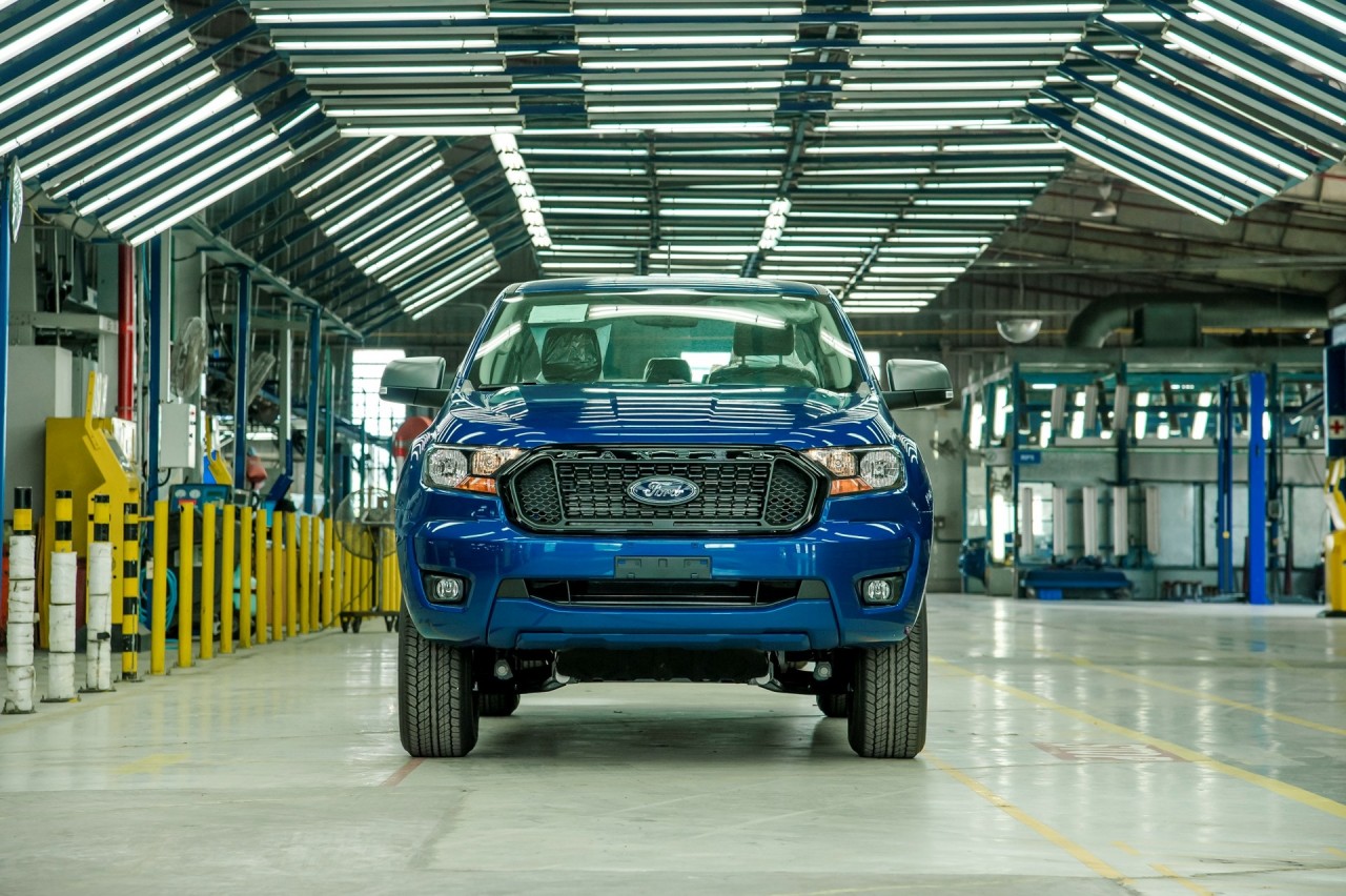 Ford Ranger 2021 lắp ráp trong nước được xuất xưởng, giá từ 616 triệu đồng