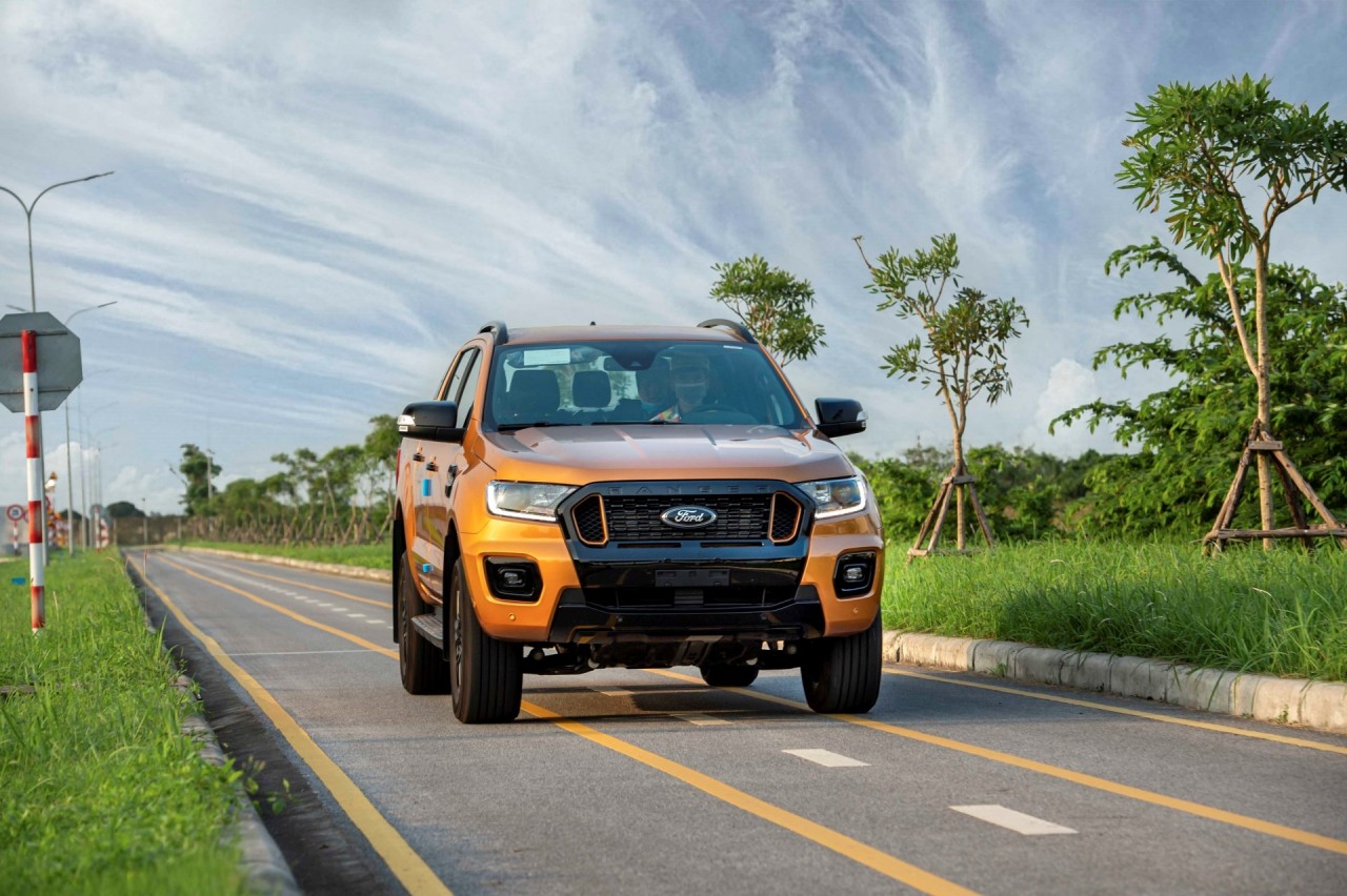 Ford Ranger “kênh” 90 triệu tại đại lý