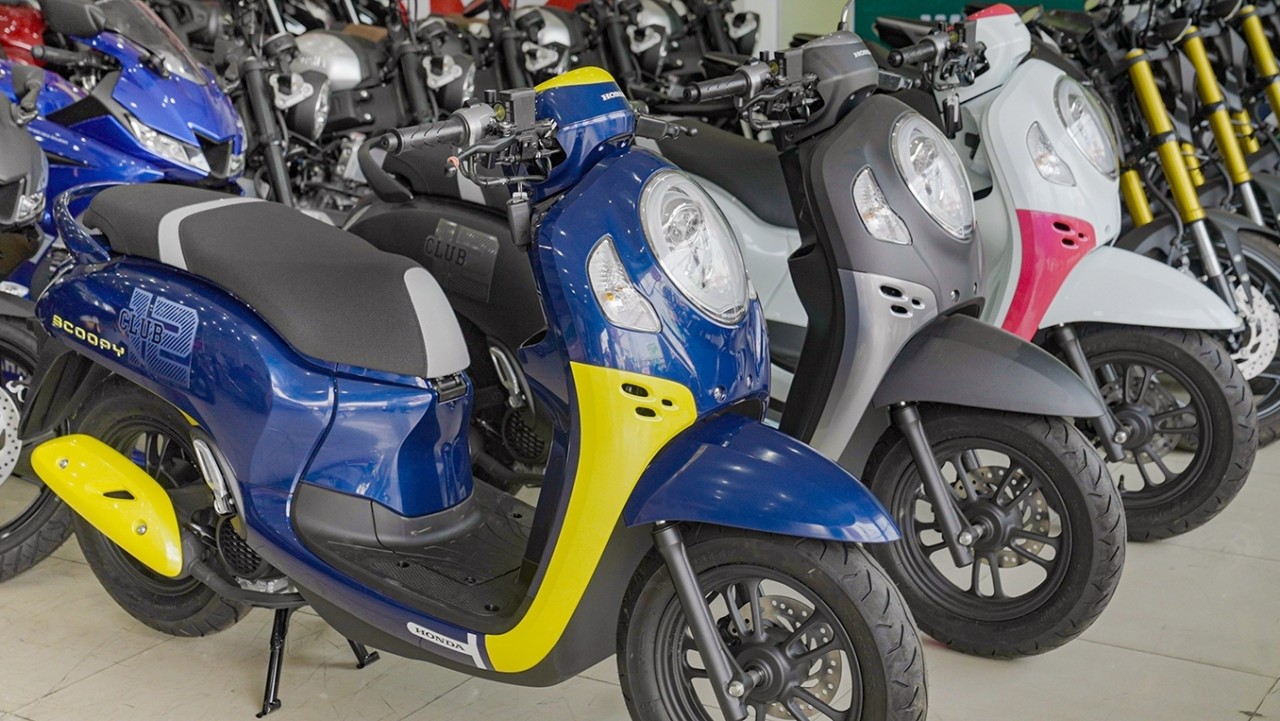 Honda Wave Thái lên đồ chơi mang sắc đỏ vàng rực rỡ