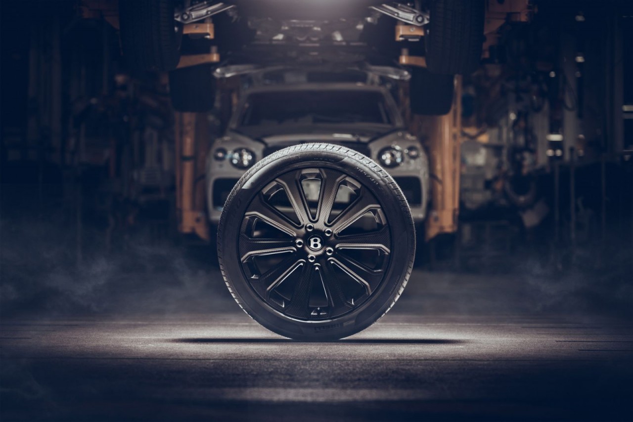Bentley chế tạo thành công bộ mâm carbon 22 inch cho Bentayga