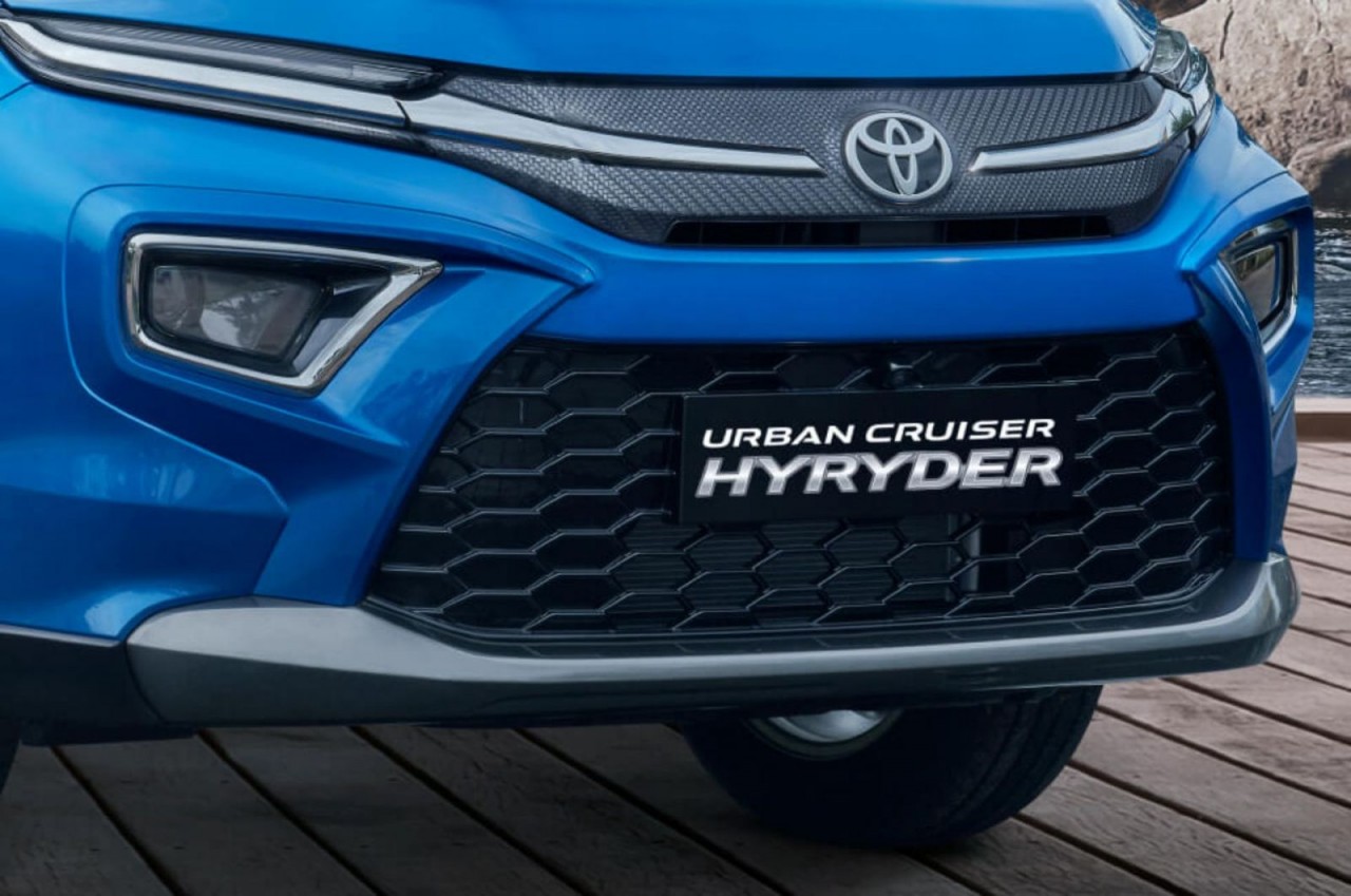 Toyota Urban Cruiser Hyryder hybrid 2022 ra mắt tại Ấn Độ