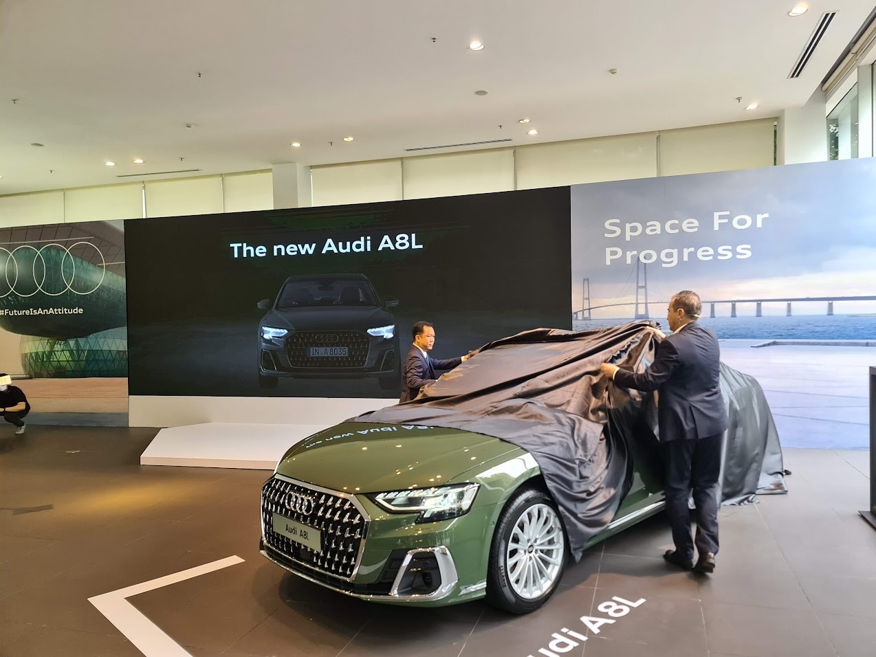 Audi A8L thế hệ mới ra mắt tại Việt Nam với 3 phiên bản