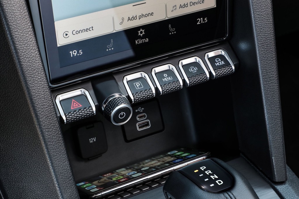 Volkswagen Amarok 2023 ra mắt, sử dụng chung khung gầm với Ford Ranger