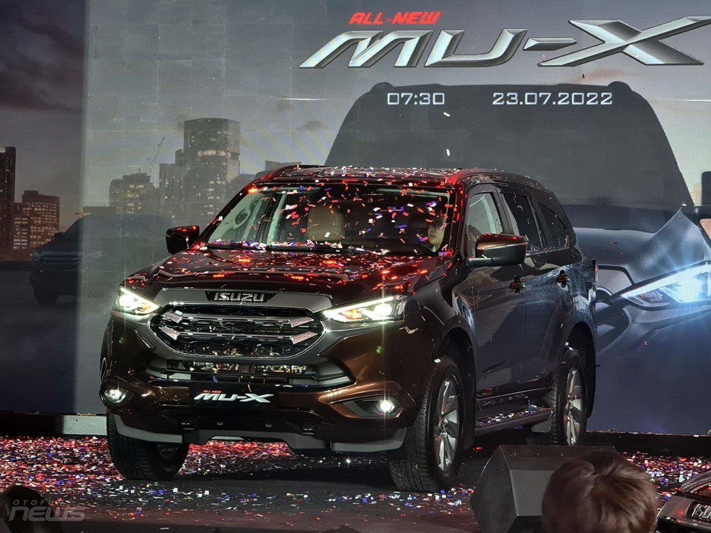 Isuzu Mu-X 2022 ra mắt tại Việt Nam