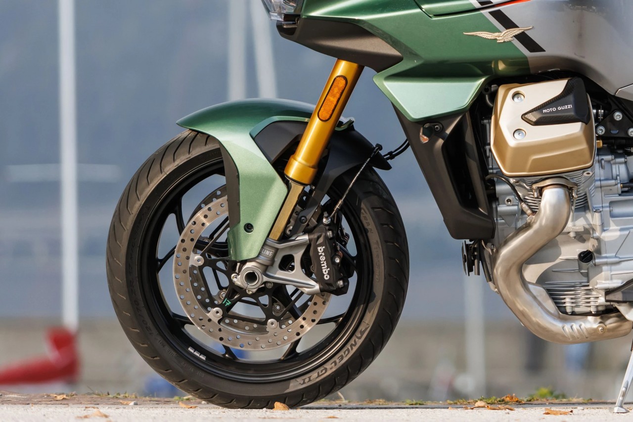 Moto Guzzi V100 Mandello ra mắt, tháng 8 có mặt tại Việt Nam