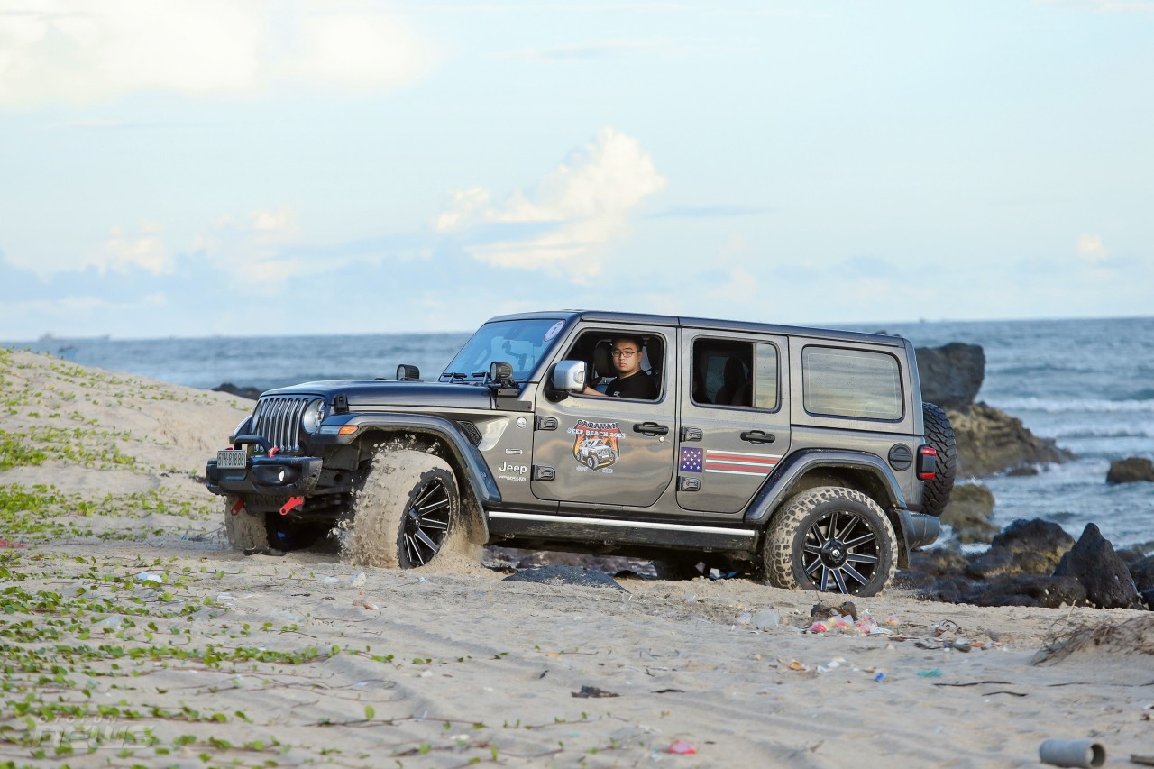 Jeep Caravan: Từ suối rừng La Ngâu đến vùng biển Vĩnh Hy đầy gió