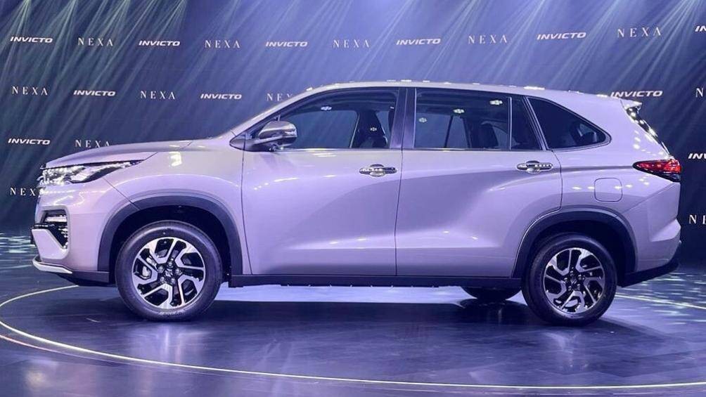 Cận cảnh Suzuki Invicto hybrid 2024 'anh em song sinh' của Toyota Innova