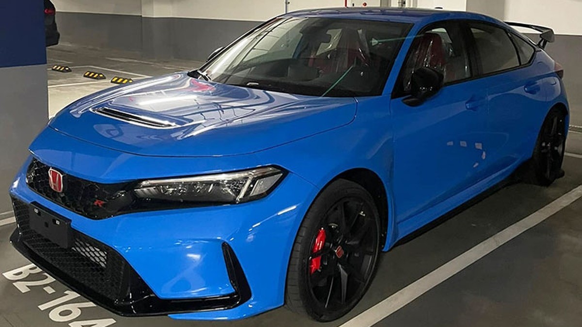 Honda Civic Type R màu Racing Blue Pearl có mặt tại Việt Nam