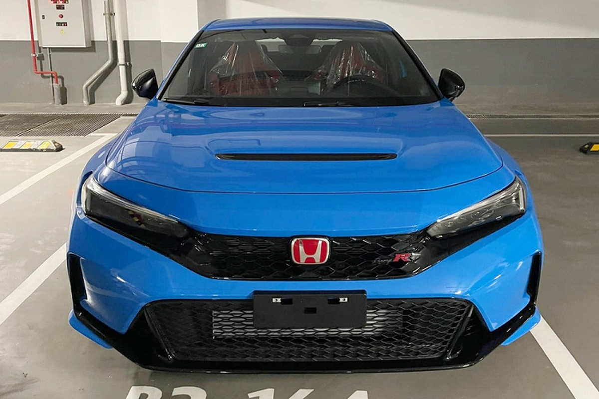 Đã có 10 xe Civic Type R trong tổng số 18 xe được giao đến tay khách hàng.