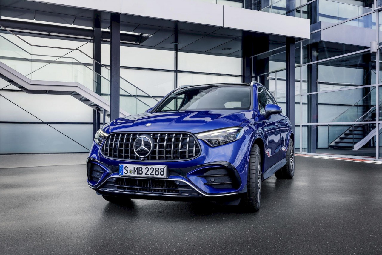 Mercedes-AMG giới thiệu bộ đôi xe hiệu năng cao GLC 43 và GLC 63 Mercedes-AMG GLC 43 2024.
