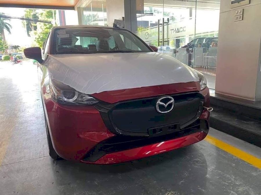 Mazda 2 2023 xuất hiện tại đại lý.