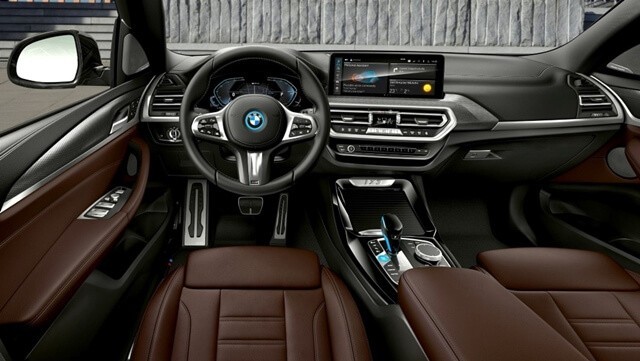 BMW iX3 và i4 sẽ ra mắt tại Việt Nam vào ngày 31/3