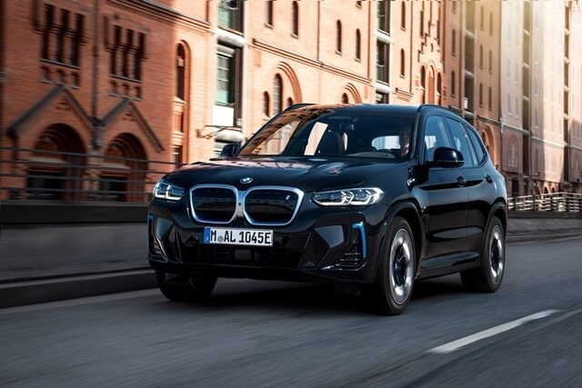 BMW iX3 và i4 sẽ ra mắt tại Việt Nam vào ngày 31/3