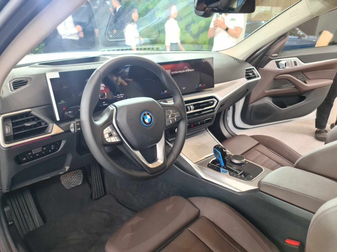 Xe thể thao thuần điện BMW i4 mở bán tại Việt Nam