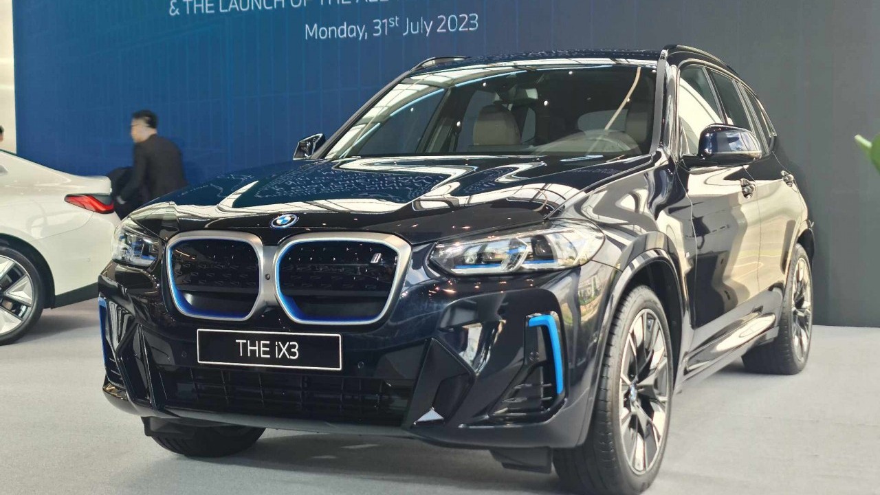 Giá lăn bánh xe điện BMW iX3 vừa ra mắt