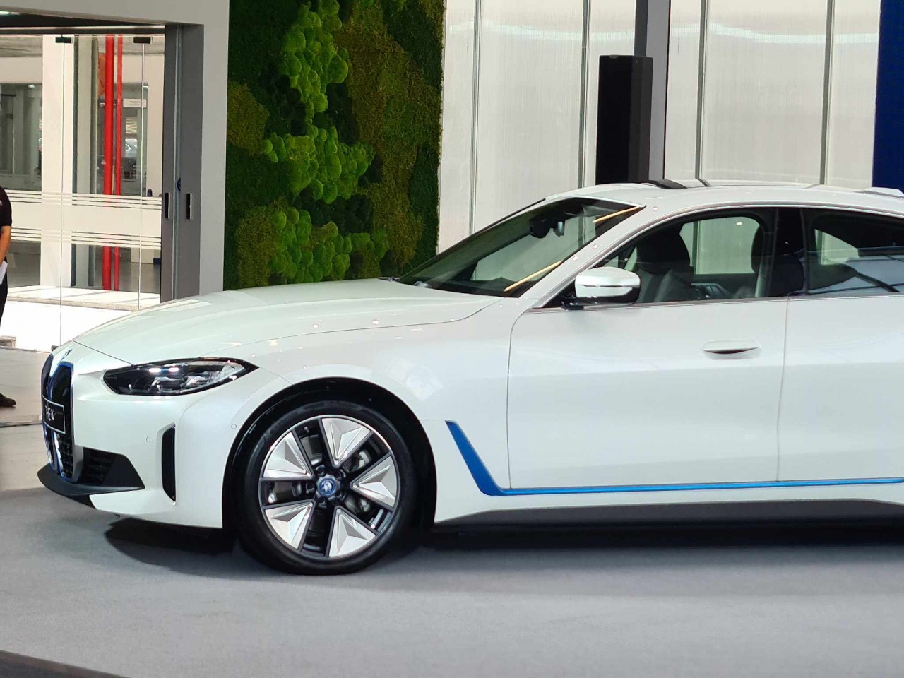 Xe thể thao thuần điện BMW i4 mở bán tại Việt Nam
