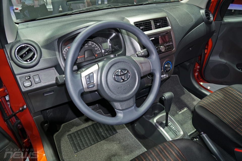 vms 2017 toyota wigo co la ke thach thuc moi trong phan khuc hatchback co nho