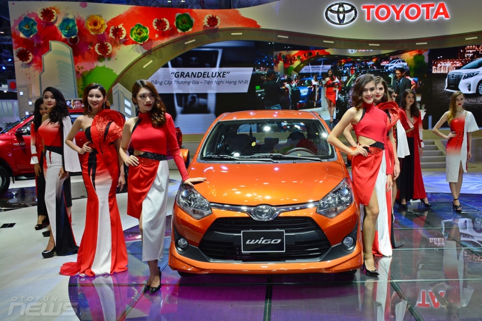 vms 2017 toyota wigo co la ke thach thuc moi trong phan khuc hatchback co nho