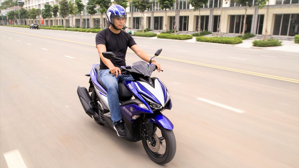 yamaha nvx 155 voi giam xoc moi co gi khac biet