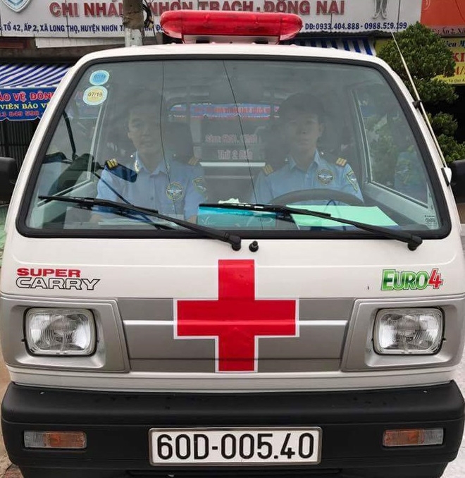 “Gã khùng” mua 2 xe cấp cứu hơn nửa tỷ đồng chở người miễn phí ga khung mua 2 xe cap cuu hon nua ty dong cho nguoi mien phi