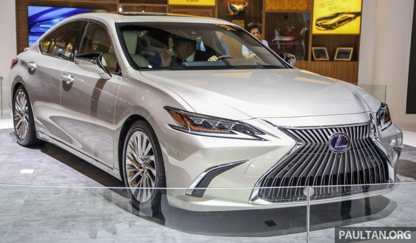 lexus es 2019 dau tien co mat tai dong nam a