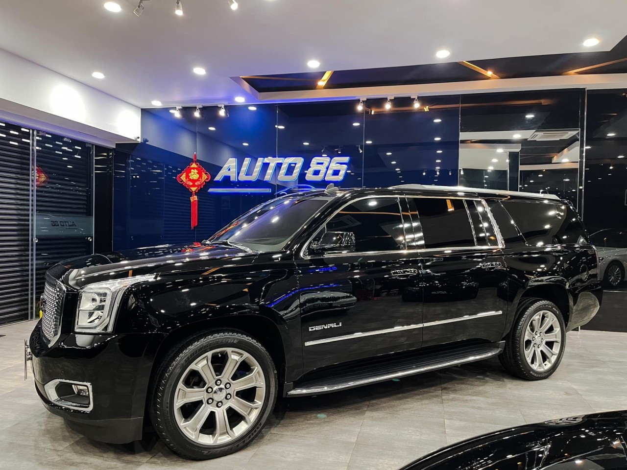 'Khủng Long' GMC Yunkon Denali XL 2015 lên sàn xe cũ với giá chỉ 3,6 tỷ đồng