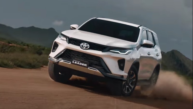 Toyota Fortuner 2023 ra mắt với nhiều nâng cấp mới