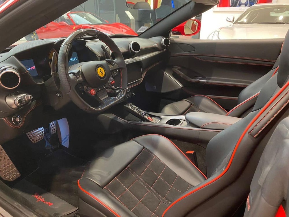 Ferrari Portofino M đầu tiên tại Việt Nam đi đăng kiểm