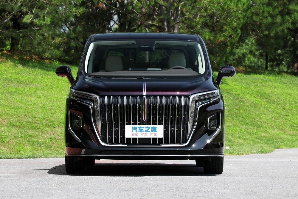 Hongqi HQ9 ra mắt, cạnh tranh với Toyota Alphard