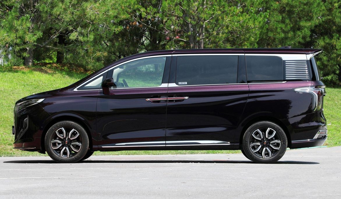 Hongqi HQ9 ra mắt, cạnh tranh với Toyota Alphard