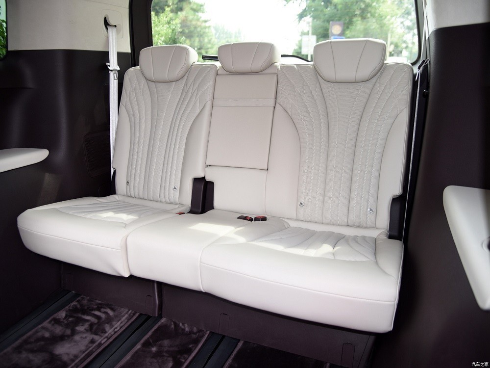 Hongqi HQ9 ra mắt, cạnh tranh với Toyota Alphard