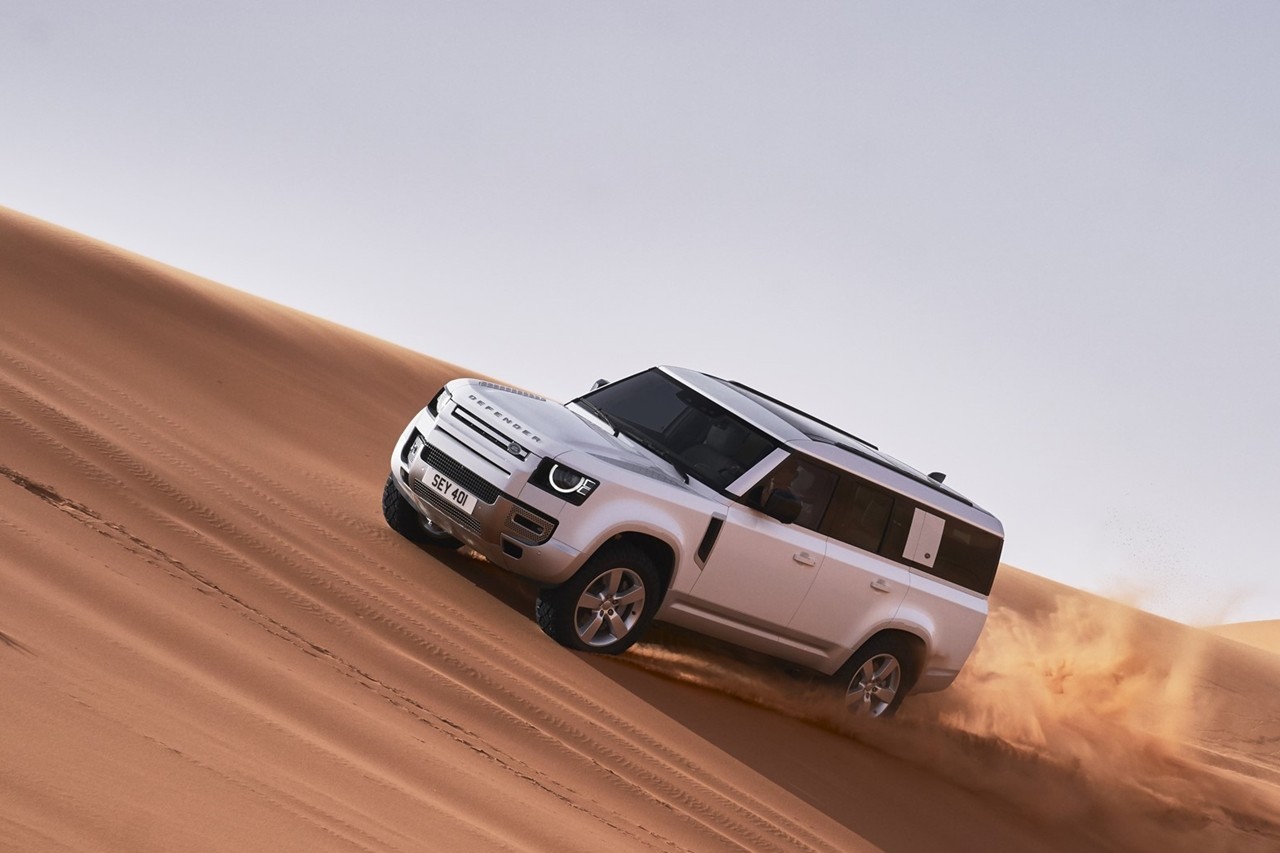Land Rover Defender chạy điện ra mắt vào năm 2025