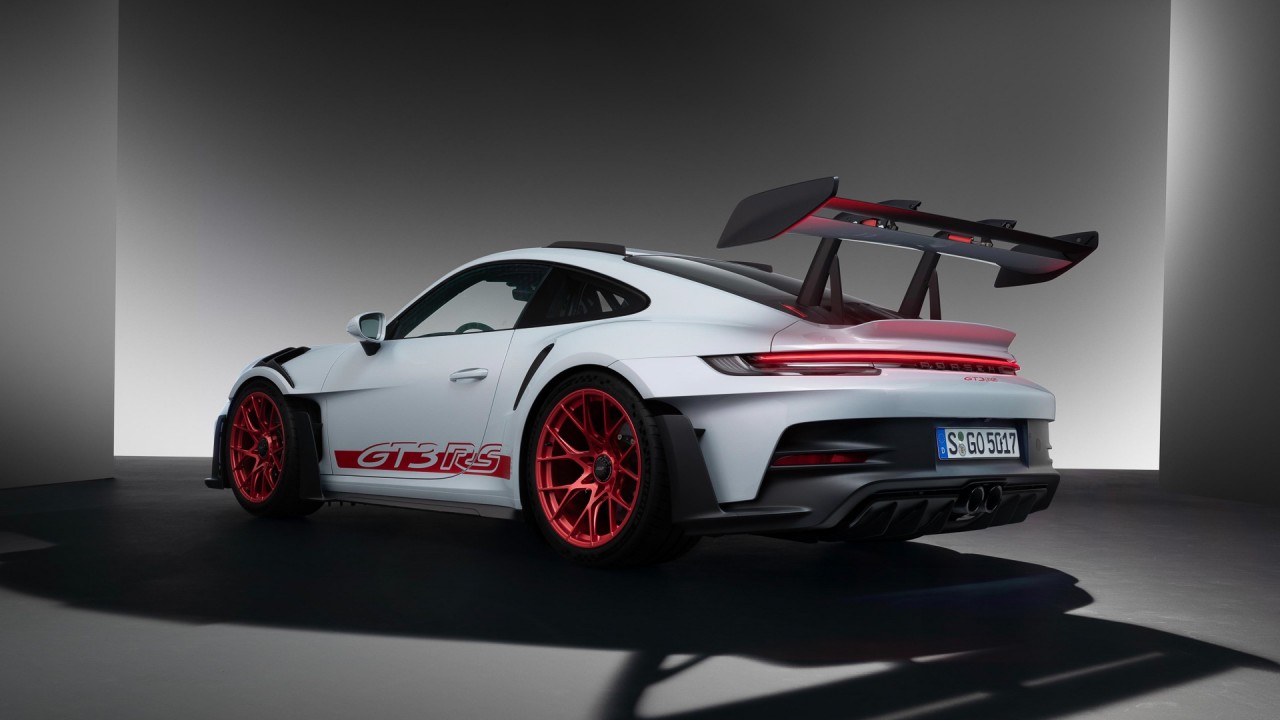 Porsche 911 GT3 RS 2023, xe đua dành cho đi phố