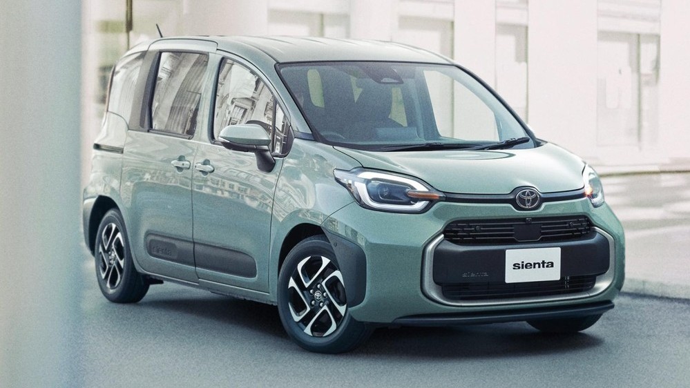 Toyota Sienta 2023 vừa ra mắt đã hút khách