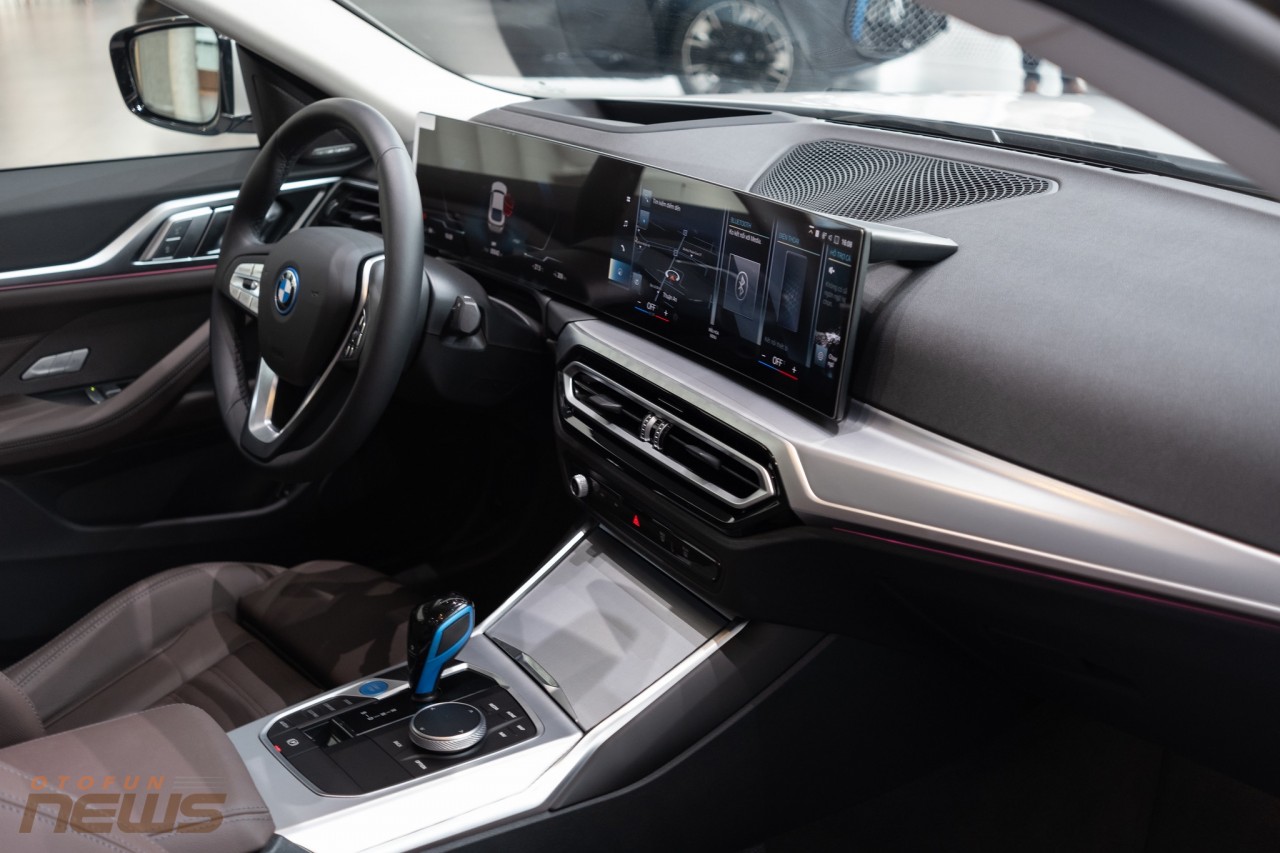 Cận cảnh xe thể thao thuần điện BMW i4 eDrive40, giá 3,759 tỷ đồng