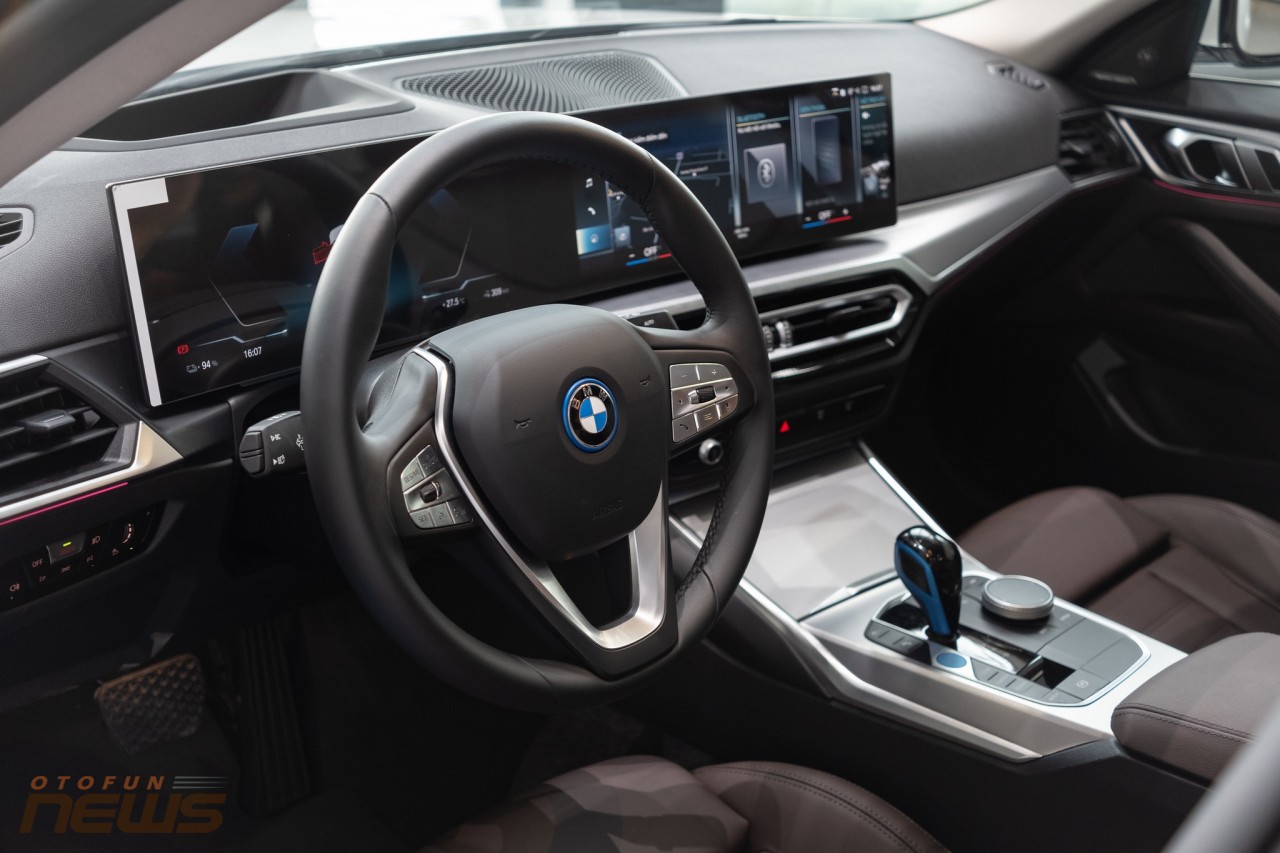 Cận cảnh xe thể thao thuần điện BMW i4 eDrive40, giá 3,759 tỷ đồng