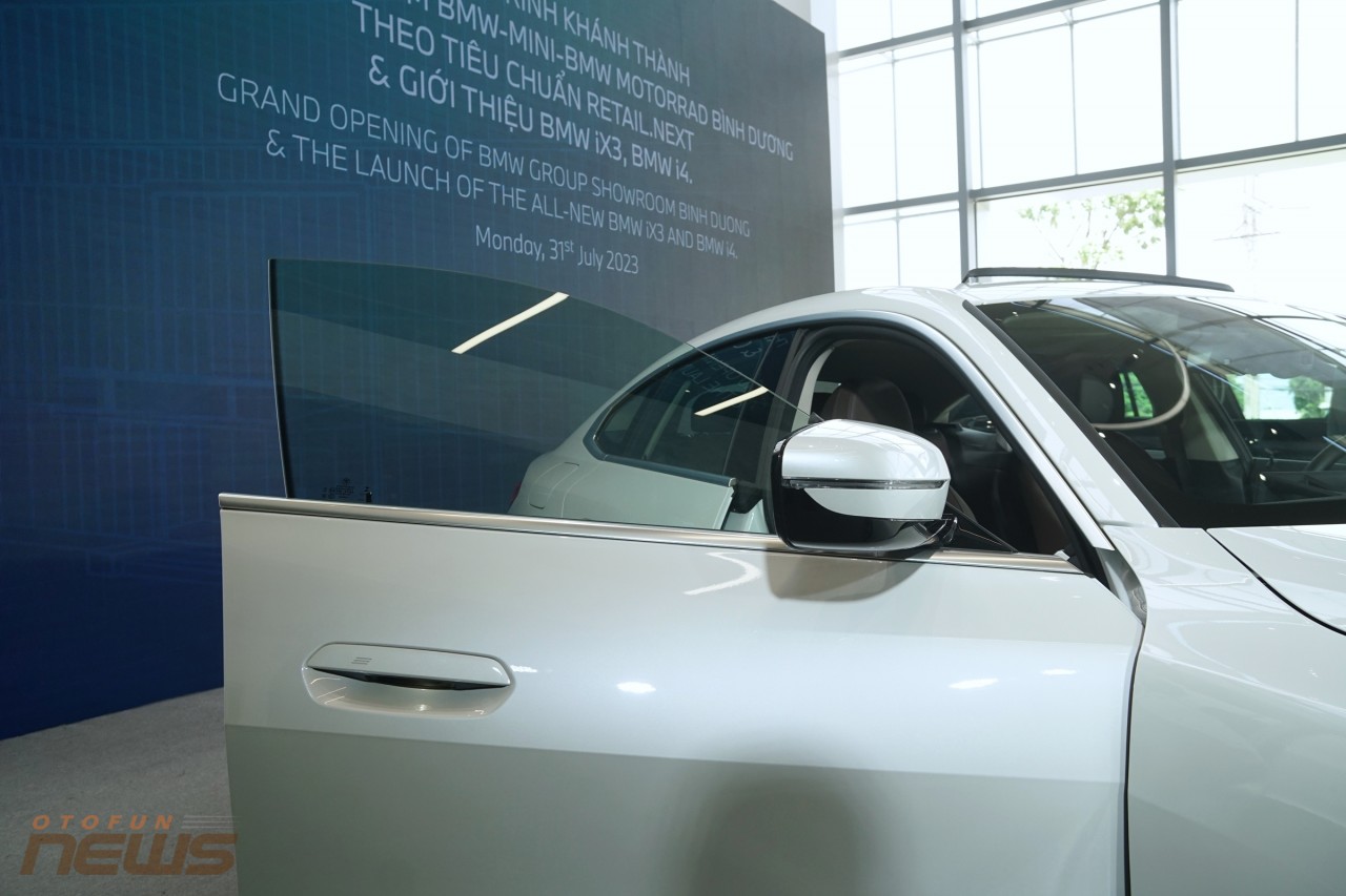 Cận cảnh xe thể thao thuần điện BMW i4 eDrive40, giá 3,759 tỷ đồng
