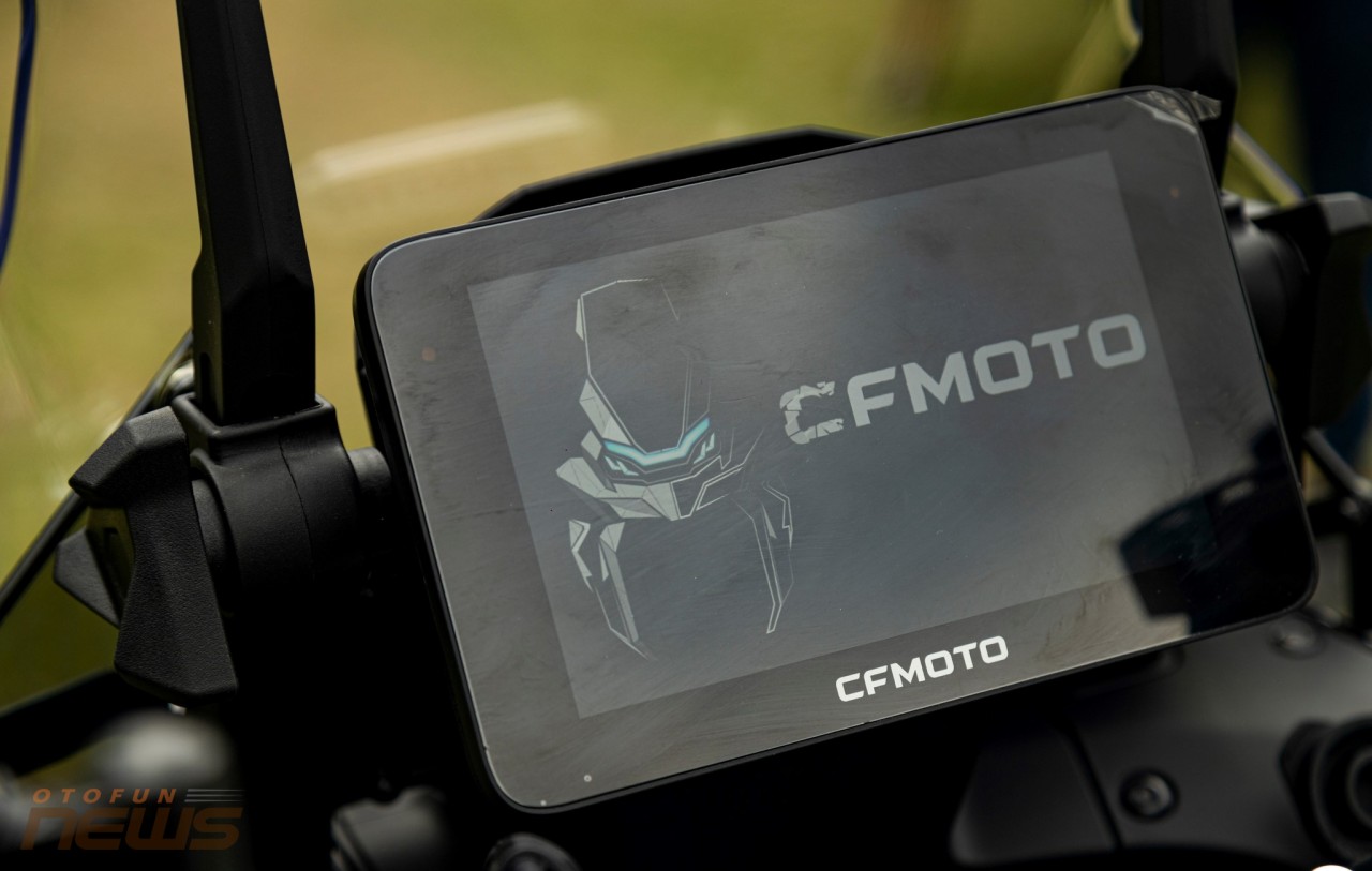 Chi tiết xe 'phượt' CFMoto 800MT Touring, giá 255 triệu đồng