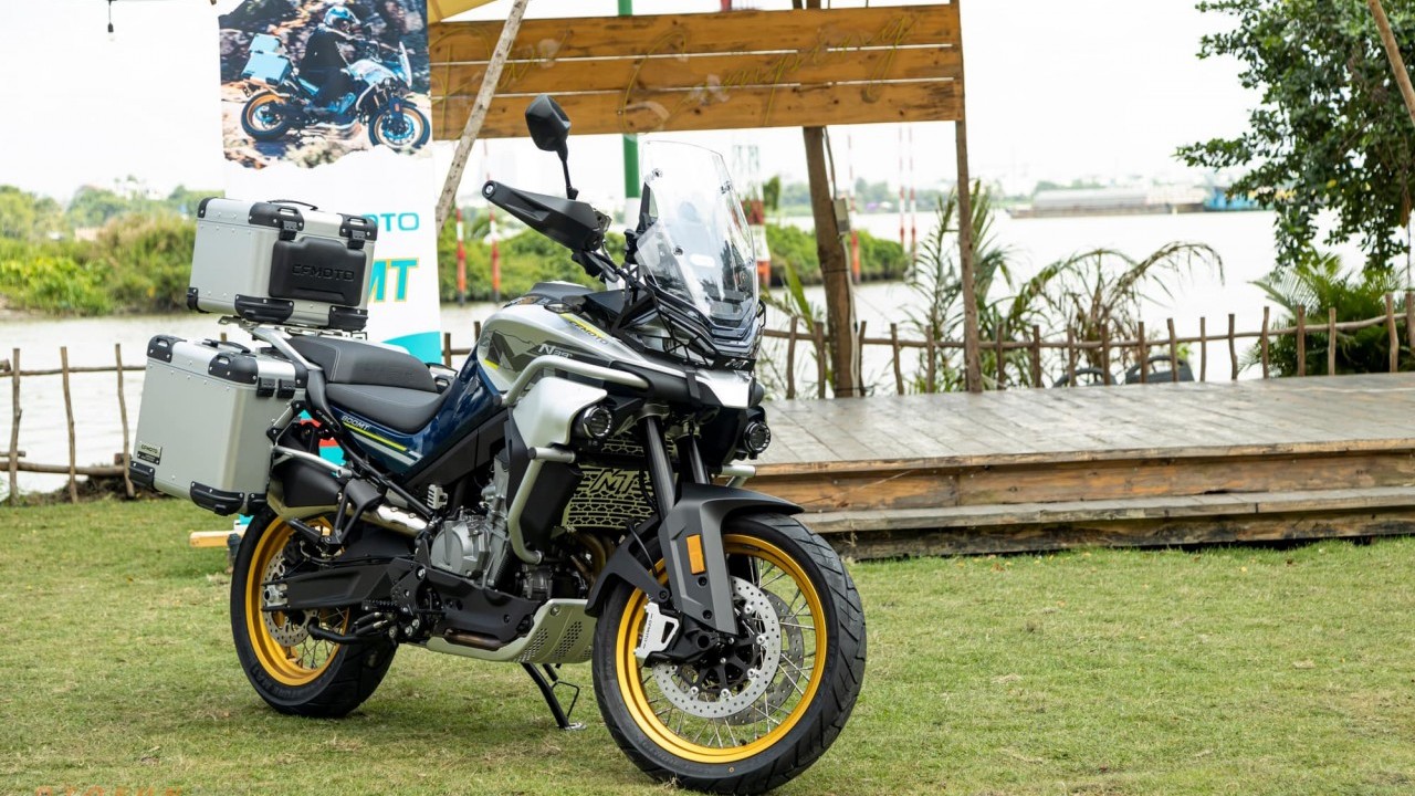 Chi tiết xe 'phượt' CFMoto 800MT Touring, giá 255 triệu đồng