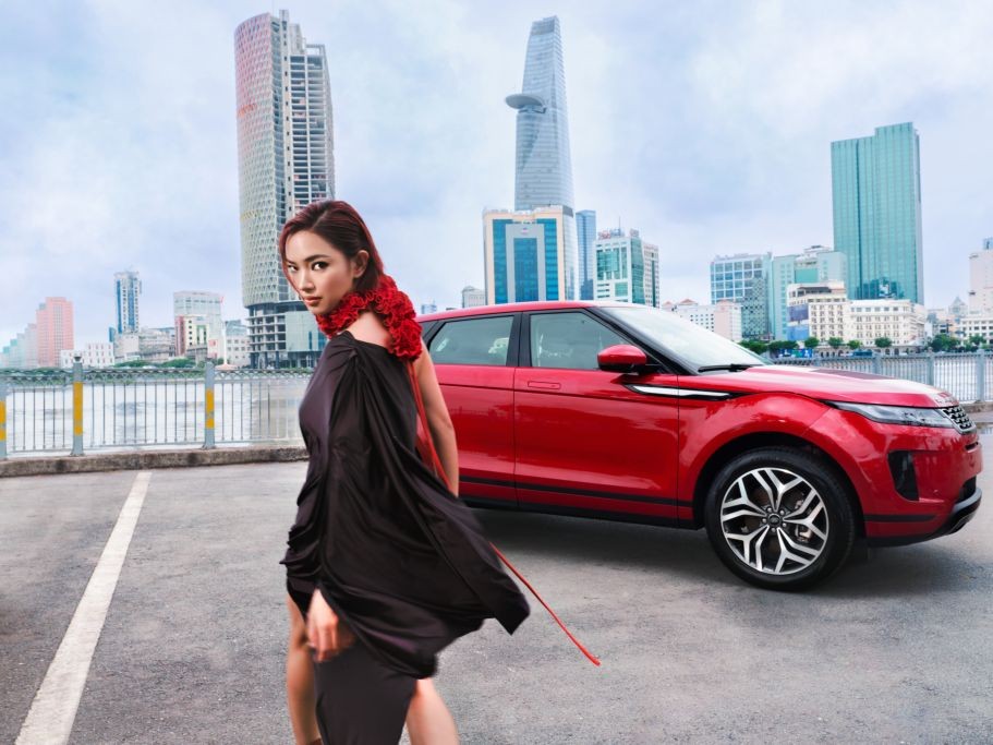Fashionista Châu Bùi tạo dáng 'sang chảnh' cùng Range Rover Evoque
