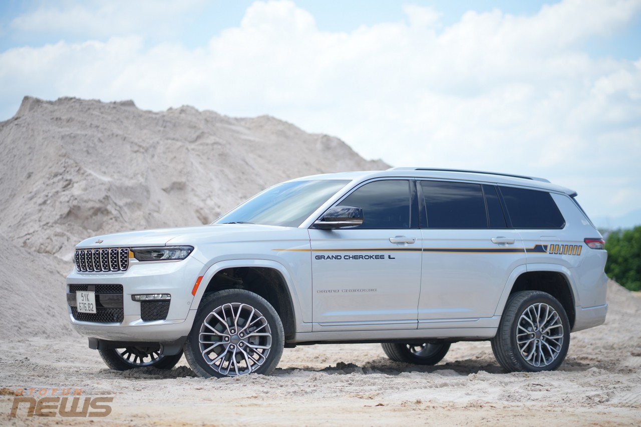 Jeep Grand Cherokee L vừa bị triệu hồi do lỗi trục lái.