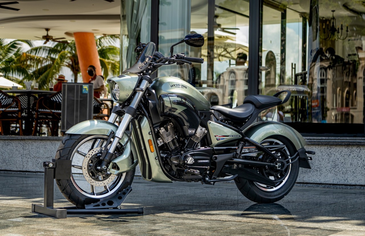 Hyosung GV300 R 2023 chính hãng có mặt tại Việt Nam với giá 148 triệu đồng Hyosung GV300 R 2023 chính hãng có mặt tại Việt Nam với giá 148 triệu đồng