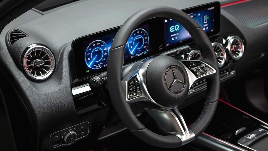 Cận cảnh xe điện Mercedes-Benz EQA, đi được 560 km với một lần sạc Nội thất Mercedes-Benz EQA 2024 có nhiều nét tương đồng với đàn anh EQB.