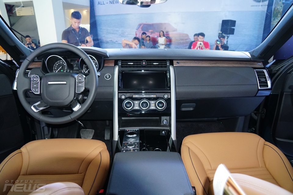 Land Rover Discovery 2017 có mặt tại Việt Nam với giá từ 4 tỷ đồng land rover discovery 2017 co mat tai viet nam voi gia tu 4 ty dong