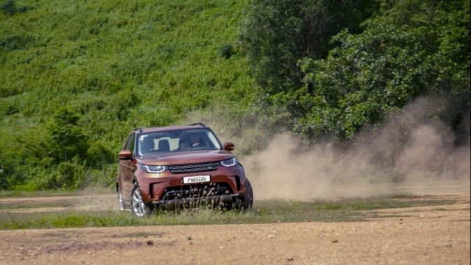 Trải nghiệm nhanh Land Rover Discovery thế hệ mới giá 4,5 tỷ đồng tại Việt Nam