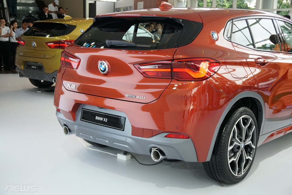 bmw x2 chao san viet nam voi gia 213 ty dong